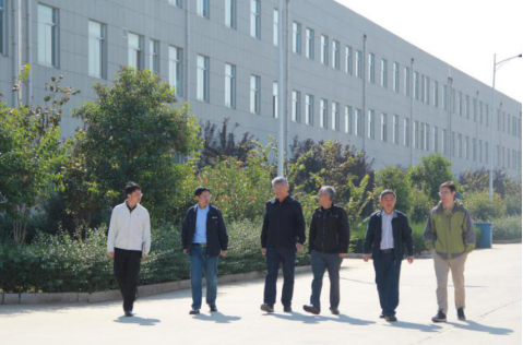 中國機(jī)床協(xié)會王黎明秘書長來濟(jì)南一機(jī)視察調(diào)研